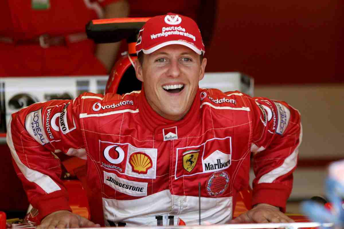 El casco firmado por Schumacher